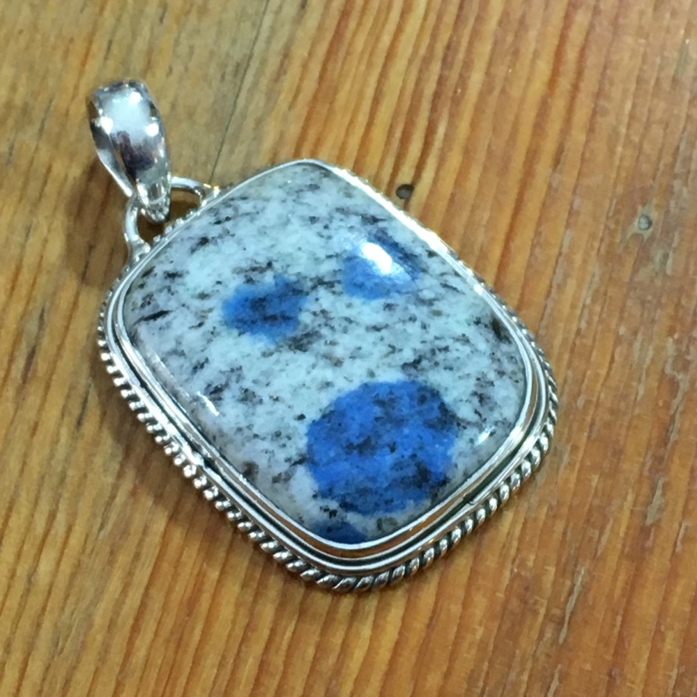 K2 Azurite in Granite Pendant - Picture 2 of 8